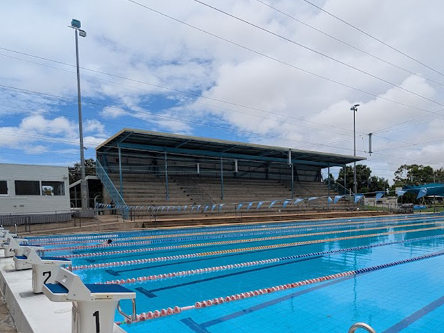 25m Outdoor Heated Pool